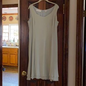 Beautiful Dana Buchman 100% silk dress